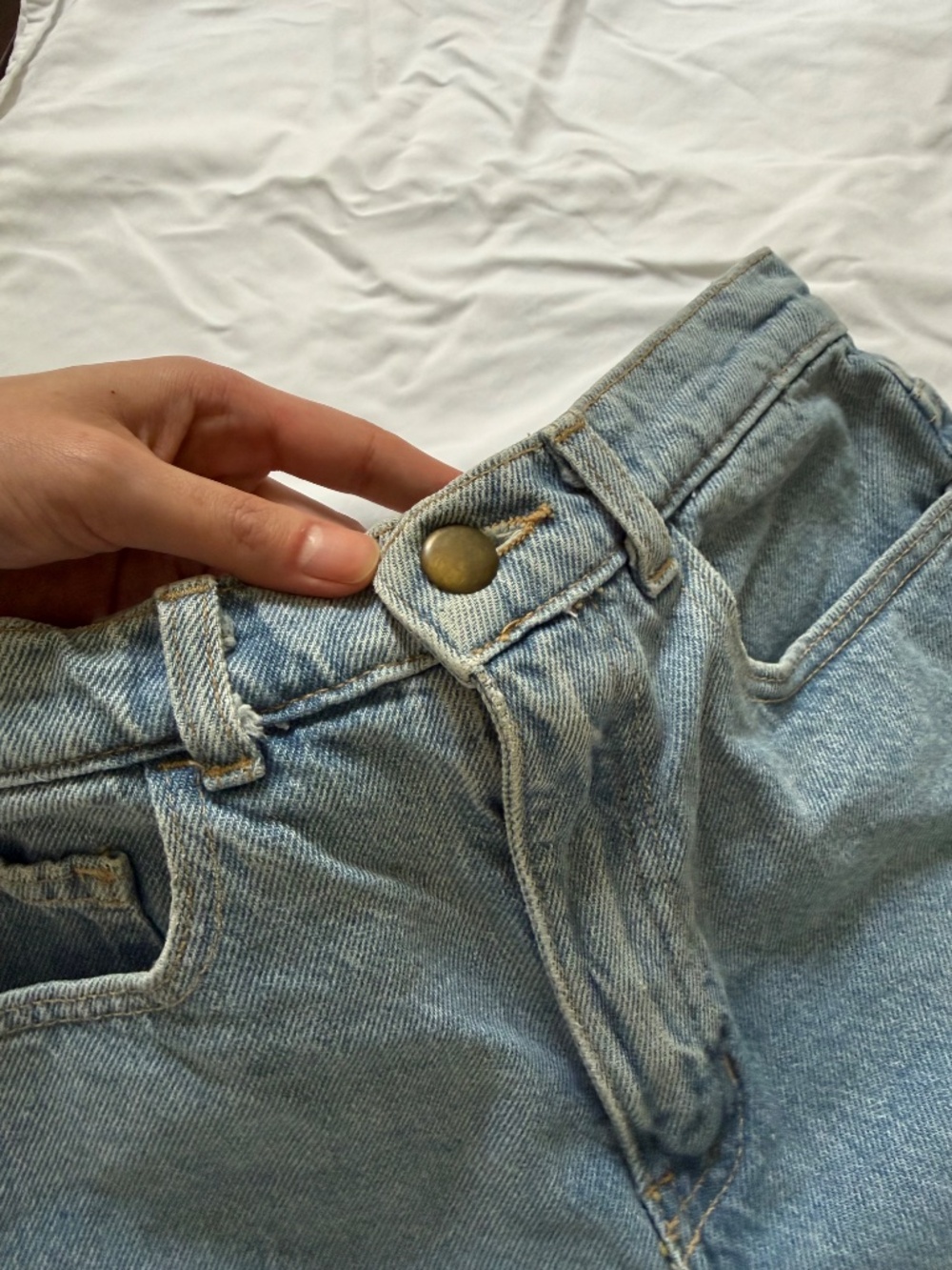 American Apparel (sz 26) high-rise cuffed denim shorts - Picture 5 of 9